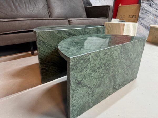 Groen marmer tafels